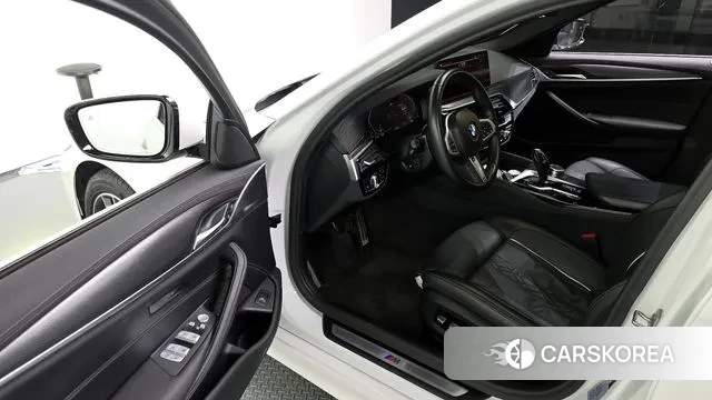 BMW 5 Series (G30) id 3022459 из Кореи 20