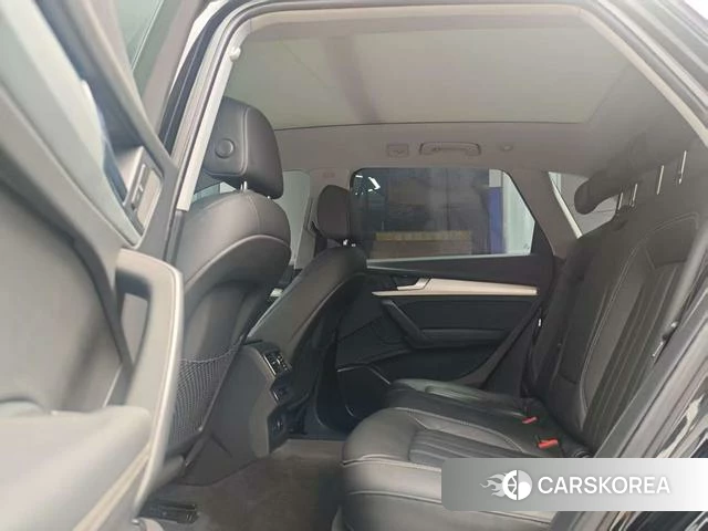 Audi Q5L id 4300348 из Китая 16
