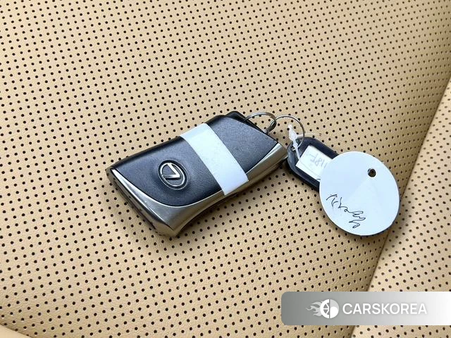 Lexus ES id 4348856 из Китая 20