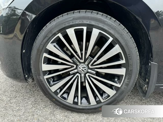 Volkswagen Passat id 4253812 из Китая 34