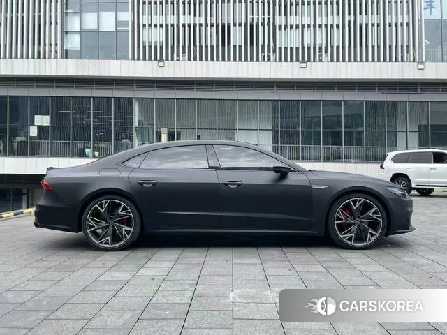 Audi A7L id 4265963 из Китая 18