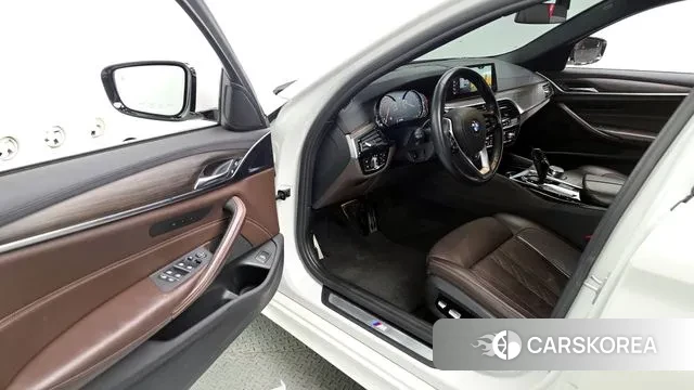 BMW 5 Series (G30) id 3583544 из Кореи 20