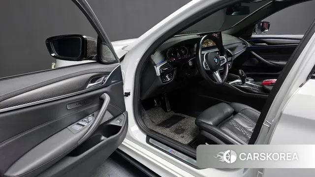 BMW 5 Series (G30) id 3753404 из Кореи 20