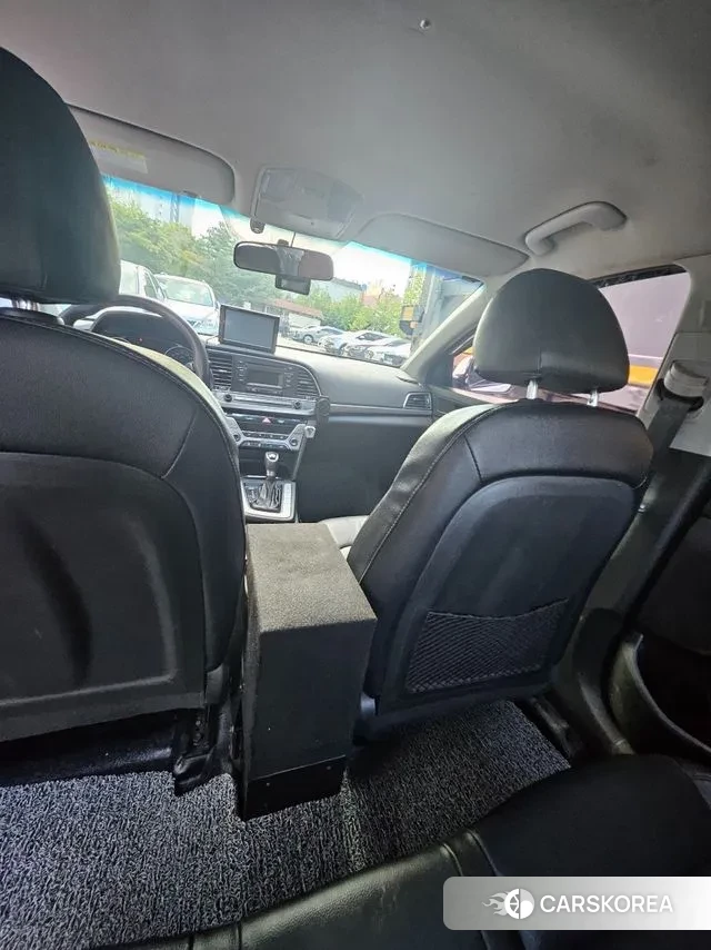 Hyundai Avante AD id 3179471 из Кореи 11