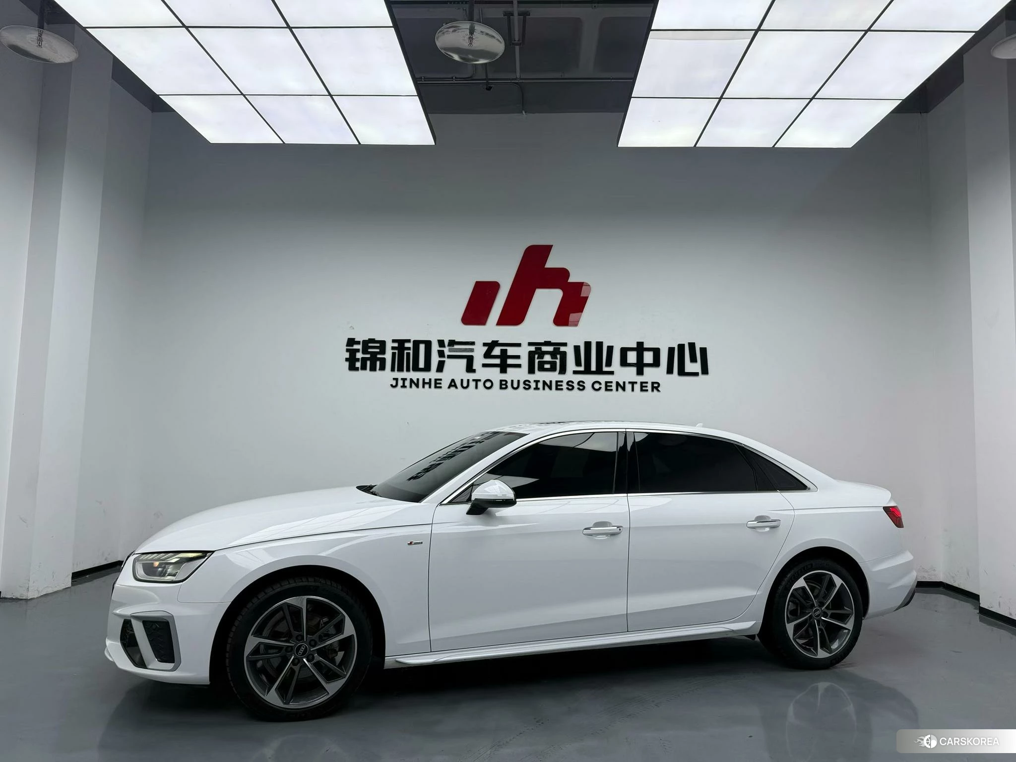 Audi A4L id 4514880 из Китая 10
