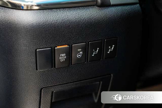 Toyota Elfa id 4239750 из Китая 21