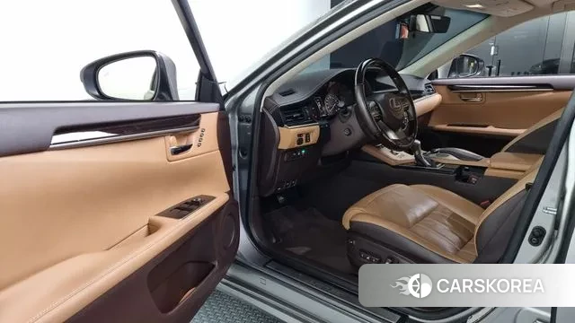 Lexus New ES300h id 3363328 из Кореи 20