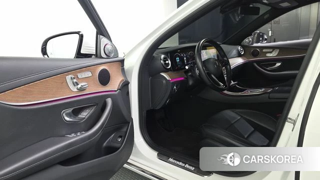 Mercedes-Benz E-Class W213 id 4476459 из Кореи 34