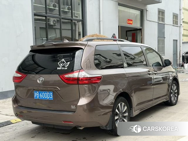 Toyota Sienna id 4239684 из Китая 17