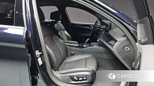 BMW 5 Series (G30) id 3437573 из Кореи 20