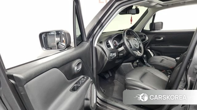 Jeep Renegade id 4604999 из Кореи 36
