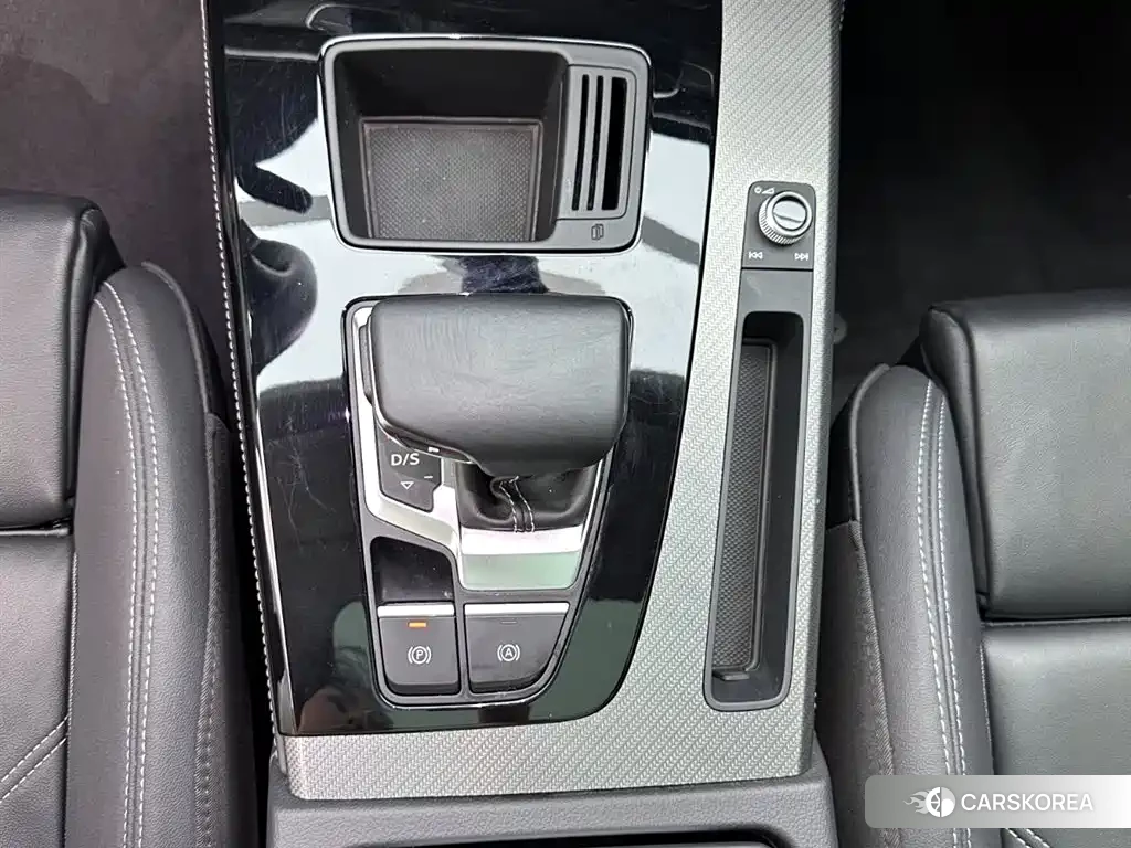 Audi Q5L id 4577416 из Китая 33