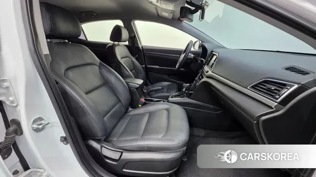 Hyundai Avante AD id 3469963 из Кореи 20