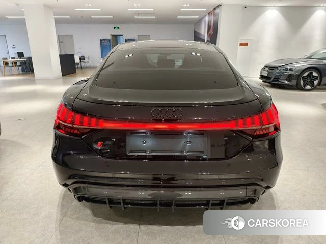 Audi e-tron GT id 3957649 из Китая 16