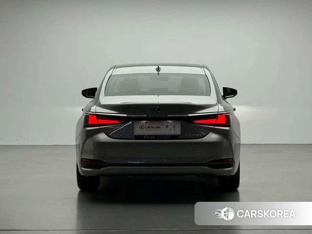 Lexus ES id 4291276 из Китая 17