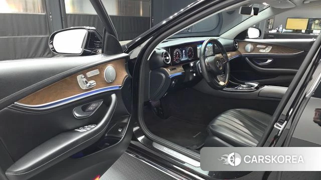 Mercedes-Benz E-Class W213 id 4203913 из Кореи 36