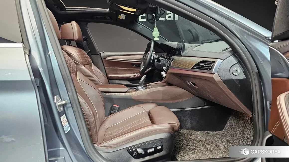 BMW 5 Series (G30) id 1794325 из Кореи 20