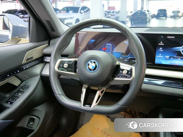 BMW i5 id 4313846 из Китая 19
