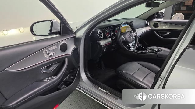 Mercedes-Benz E-Class W213 id 4411379 из Кореи 31