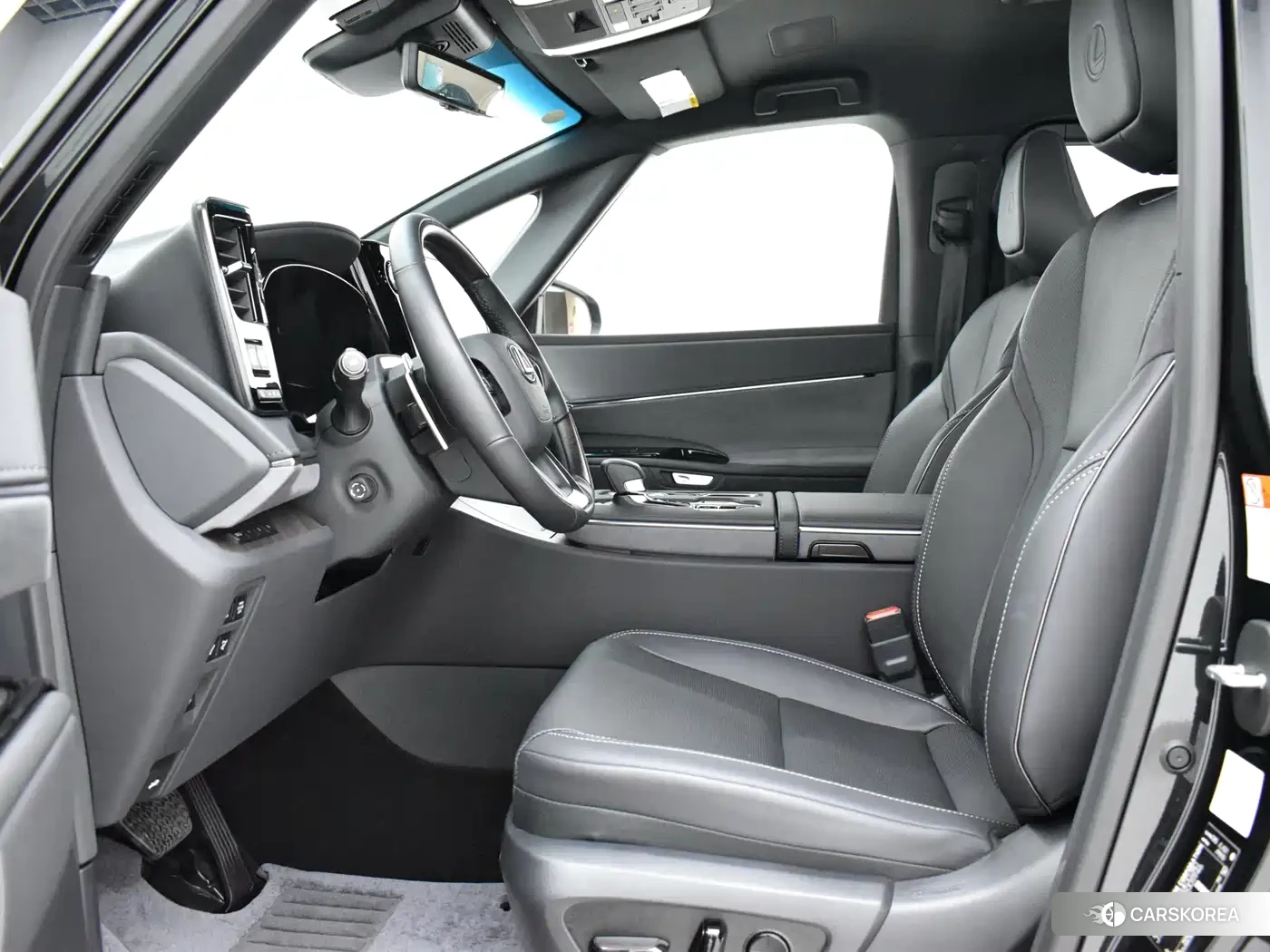 Lexus LM id 4559761 из Китая 26