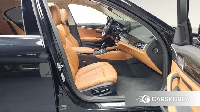 BMW 5 Series (G30) id 3722665 из Кореи 20