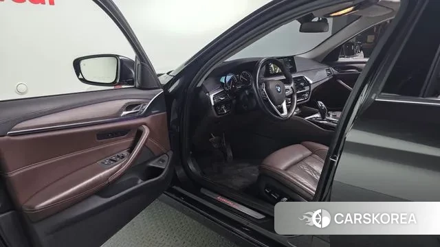 BMW 5 Series (G30) id 3464944 из Кореи 20