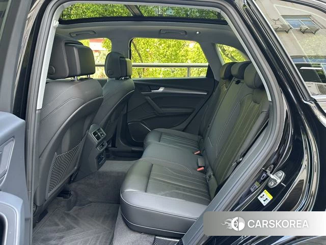 Audi Q5L id 4329200 из Китая 16