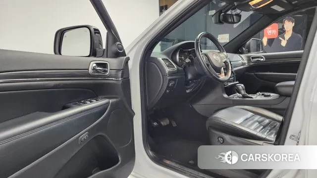 Jeep Grand Cherokee id 3686954 из Кореи 20