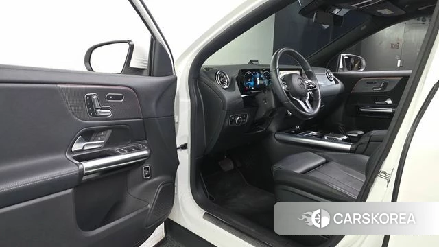 Mercedes-Benz GLA - Class H247 id 4481950 из Кореи 32