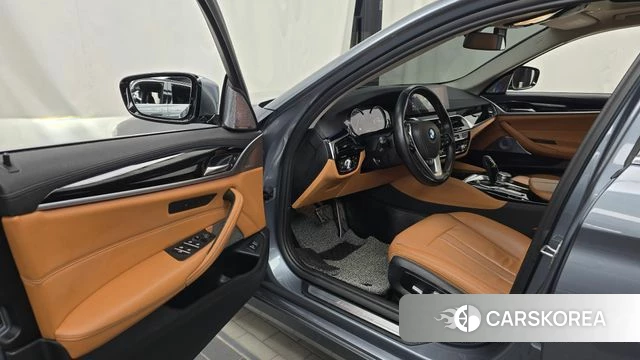 BMW 5 Series (G30) id 4882477 из Кореи 31