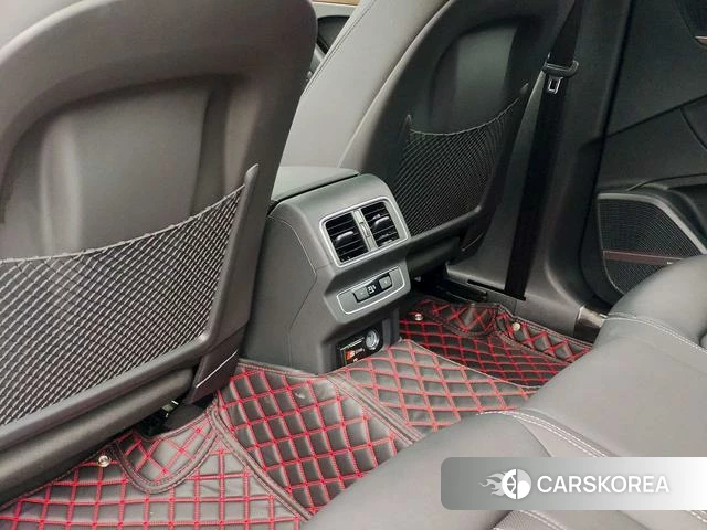 Audi Q5L id 4261561 из Китая 10