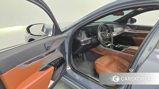 BMW 7 Series (G70) id 4506128 из Кореи 37