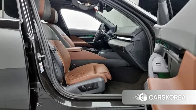 BMW 5 Series (G60) id 2888997 из Кореи 20