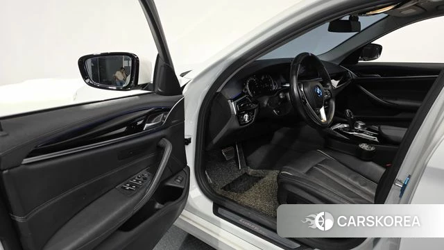 BMW 5 Series (G30) id 4304775 из Кореи 37