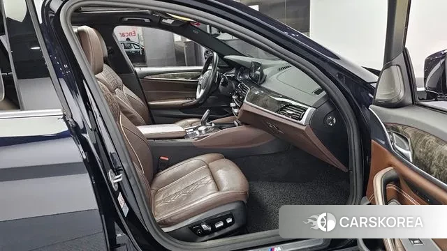 BMW 5 Series (G30) id 3244128 из Кореи 20