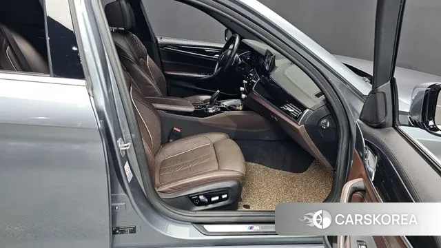 BMW 5 Series (G30) id 3641606 из Кореи 19