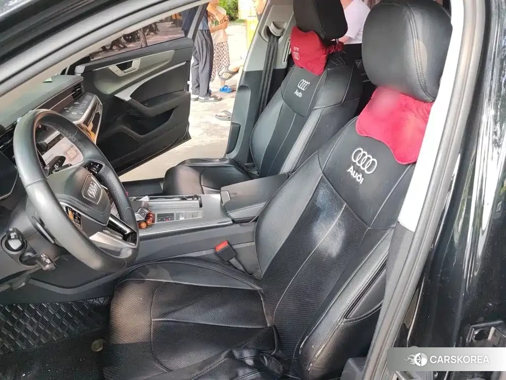Audi A6L id 4680725 из Китая 21