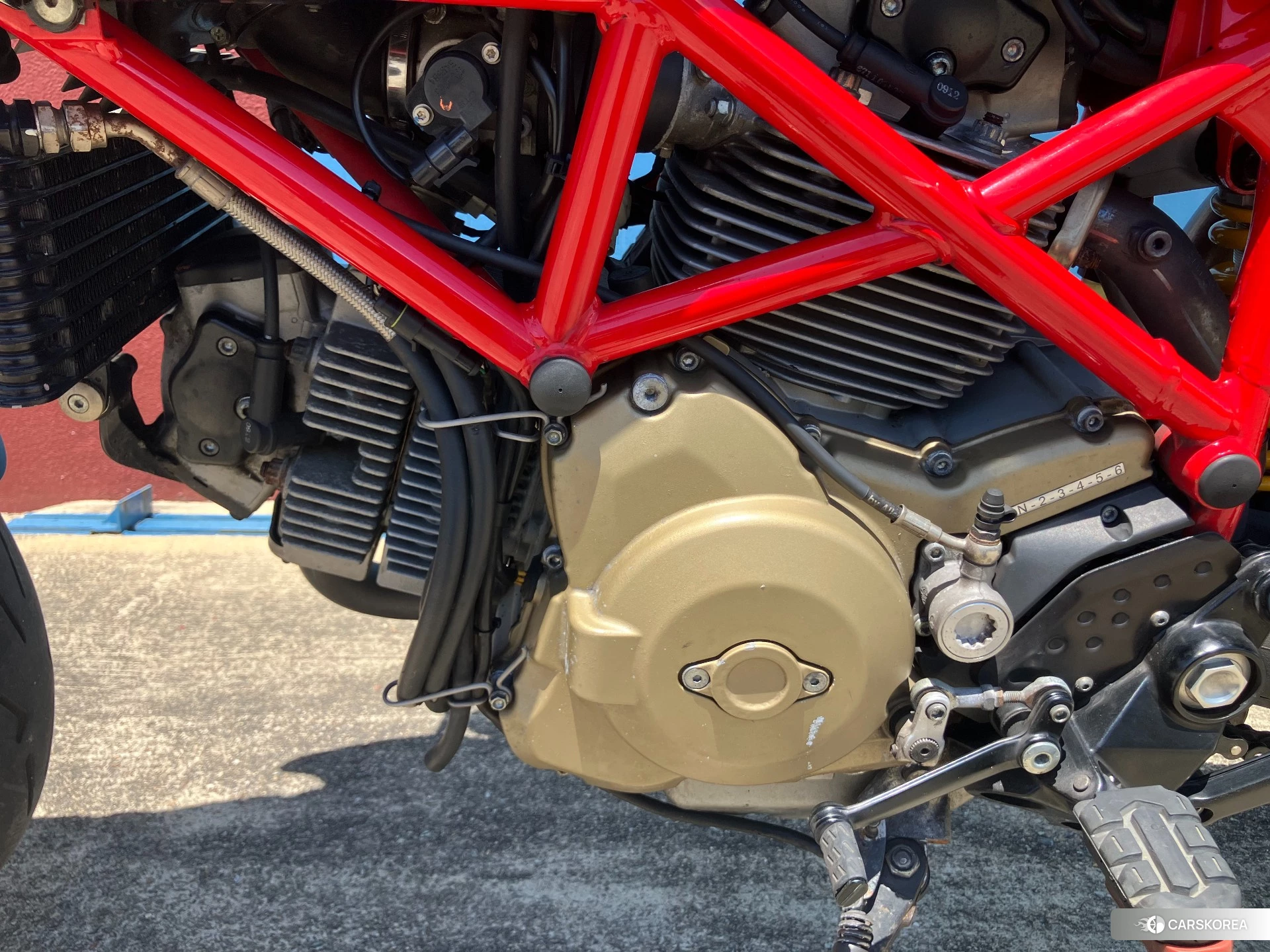 Ducati HYPERMOTARD 1100 EVO SP id 4374402 из Японии 20