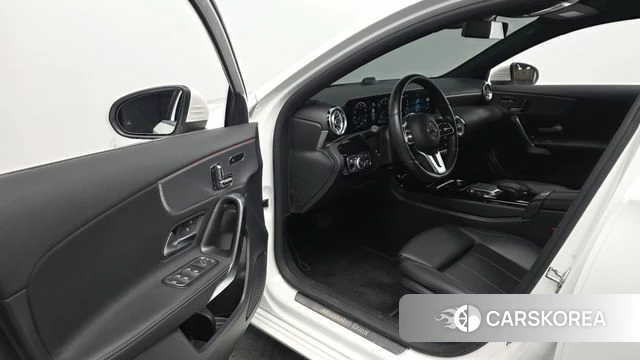 Mercedes-Benz A-Class W177 id 3859289 из Кореи 20