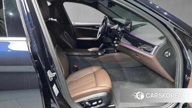 BMW 5 Series (G30) id 3859771 из Кореи 20