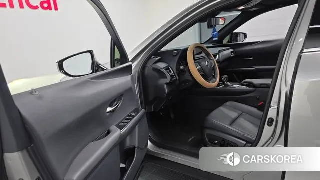 Lexus UX250h id 3727218 из Кореи 20