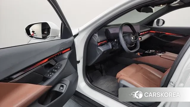 BMW 5 Series (G60) id 3341718 из Кореи 20