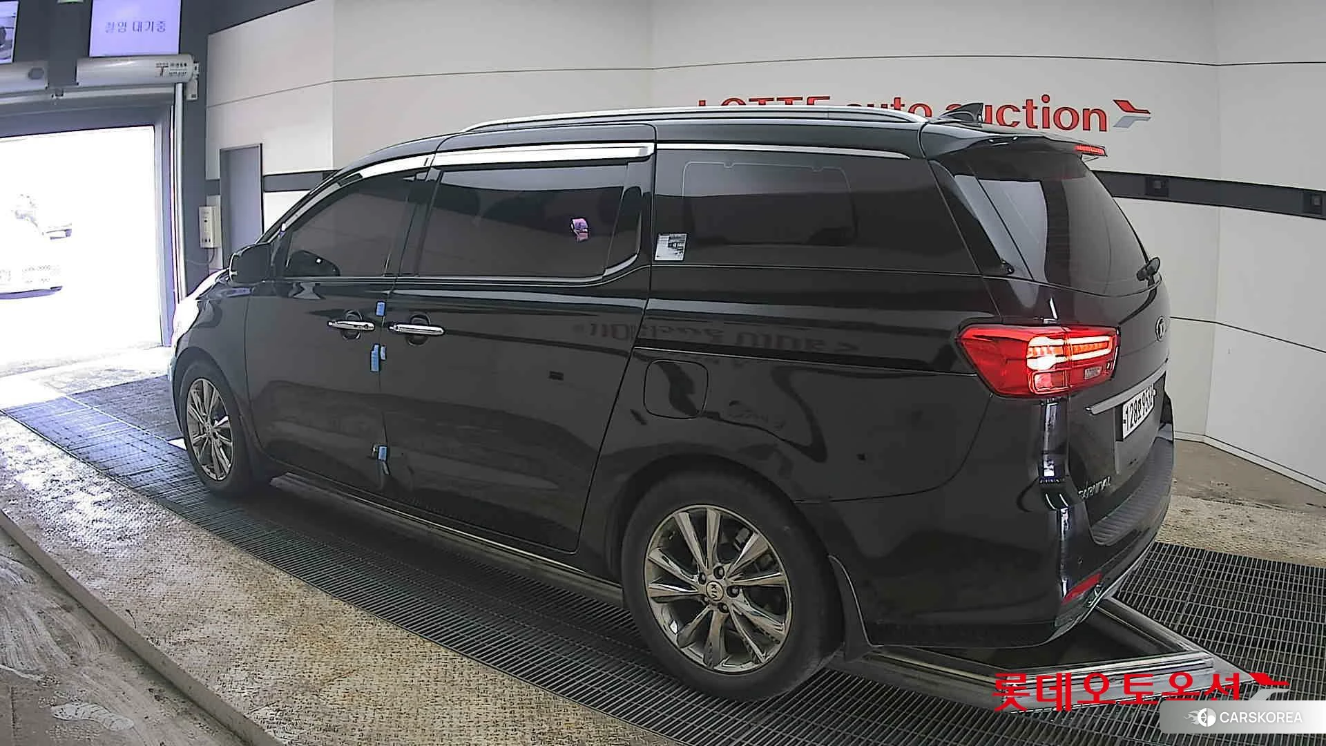 Kia Carnival id 3882130 из Кореи 38