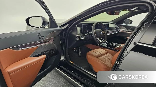 BMW 7 Series (G70) id 4584191 из Кореи 20