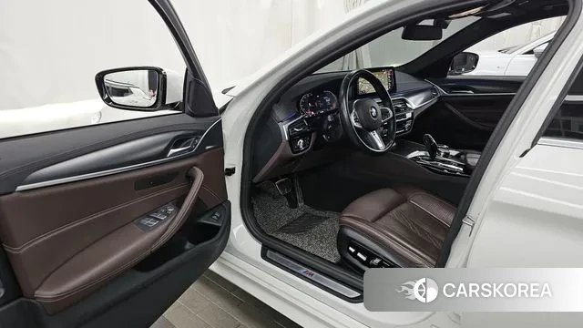 BMW 5 Series (G30) id 3685074 из Кореи 20