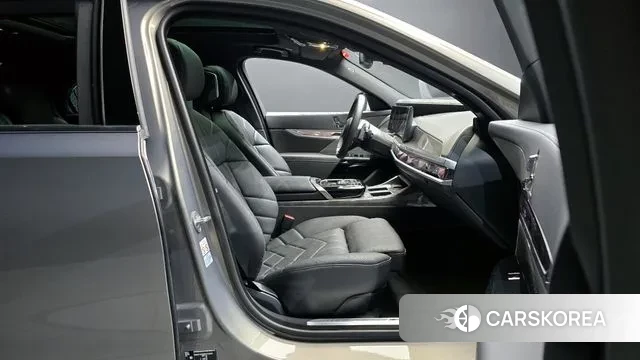 BMW 7 Series (G70) id 3550111 из Кореи 20