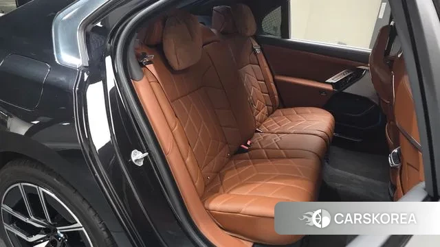 BMW 7 Series (G70) id 3653778 из Кореи 20