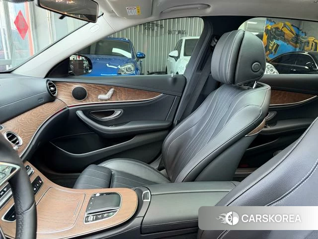 Mercedes-Benz E-class id 4258359 из Китая 45