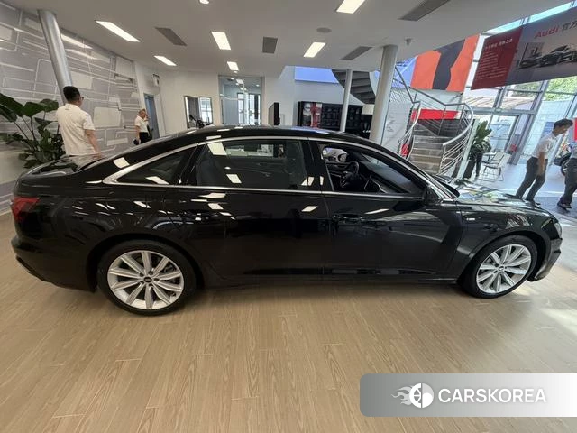 Audi A6L id 4335672 из Китая 10