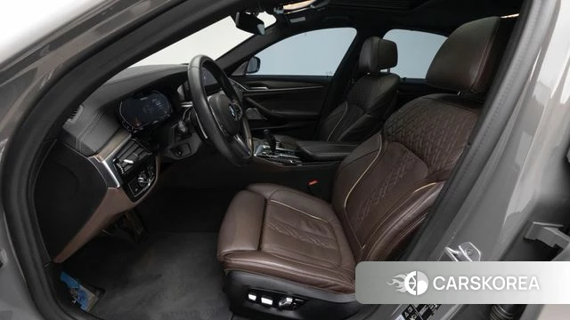 BMW 5 Series (G30) id 3898499 из Кореи 20